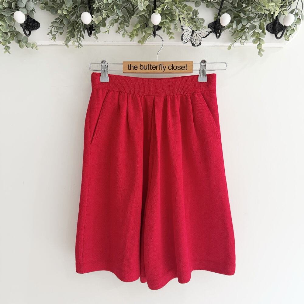 St. John Collection Santana Knit Red Pleated Wide Leg Shorts Size 6 CP